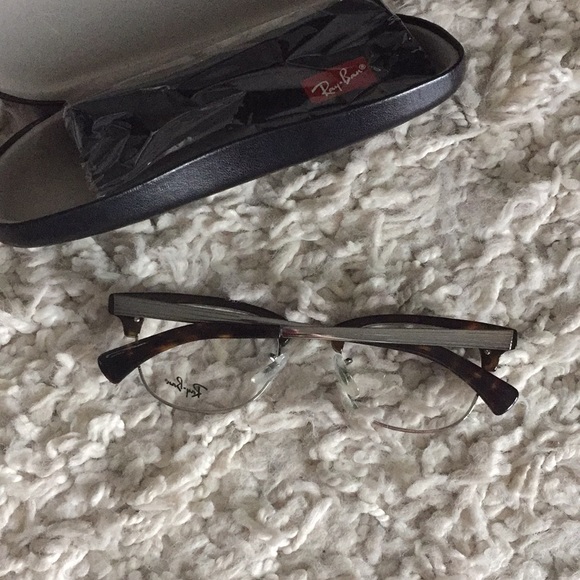 Brand New Ray Ban clubmaster glasses - Picture 4 of 4
